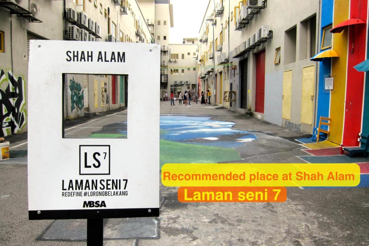 Sinar Rasa Homestay At I-Soho, I-City シャー・アラム エクステリア 写真 A signboard of the recommended place at Shah Alam.